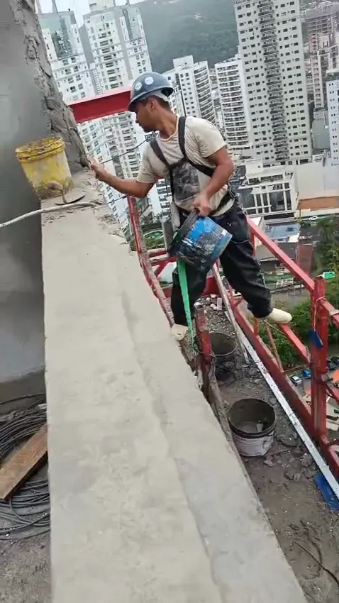 Edifício One Palace em Itajaí. Reboco no Ático, molduras e frisos. 34 andares.